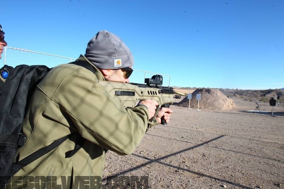 Iain shoots NEW Israel Weapon Industries Tavor SAR