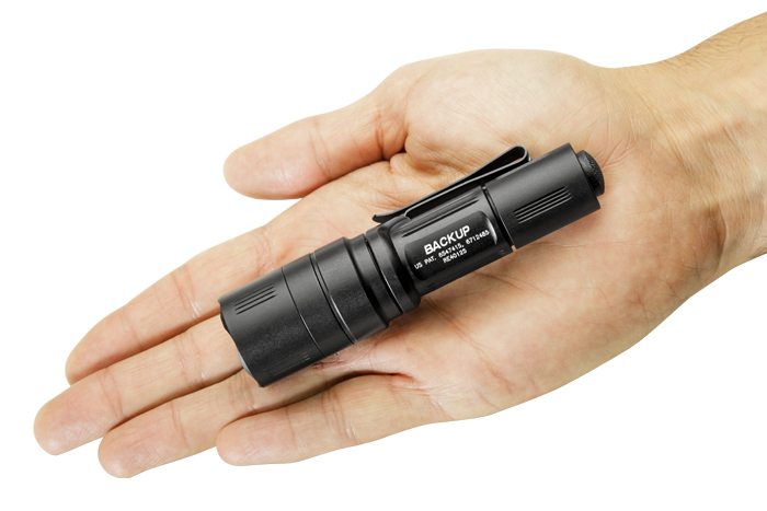 SureFire EB1 Tactical - Hand