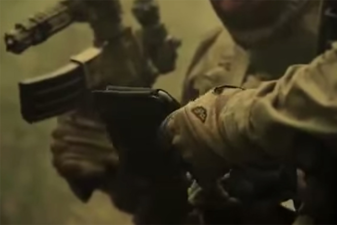 Line of Fire gloves in Italia 2