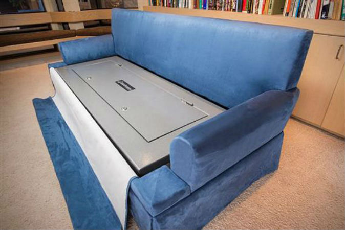 couch-bunker open