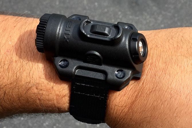 SureFire 2211 X WristLight 3