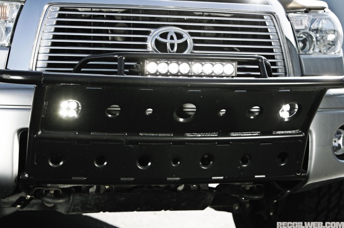 2011-toyota-tundra-grille-and-headlights