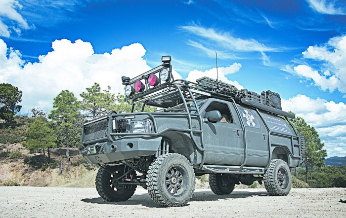 2000 Ford Excursion – But Wait, There’s More