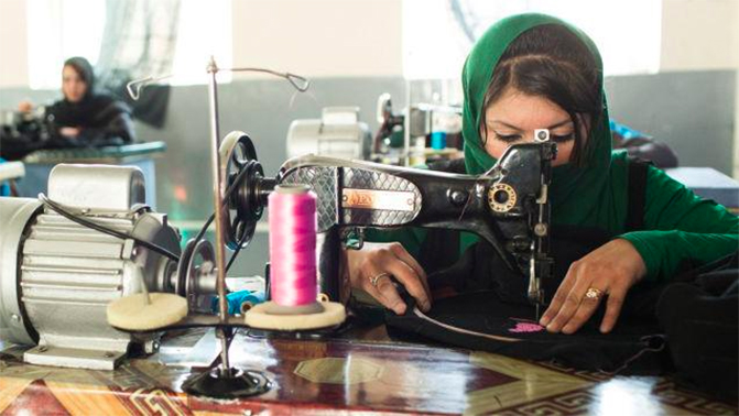 CFF - Afghan women making sarongs