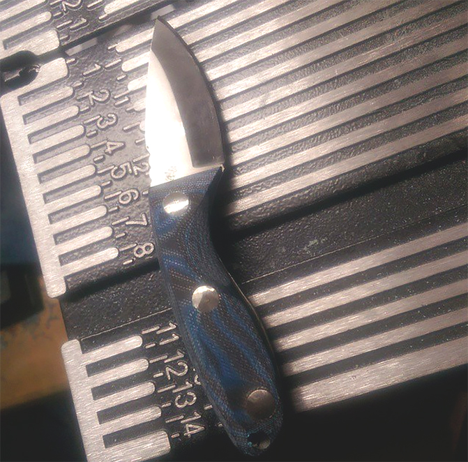 Valors Mark Co thin blue line knife