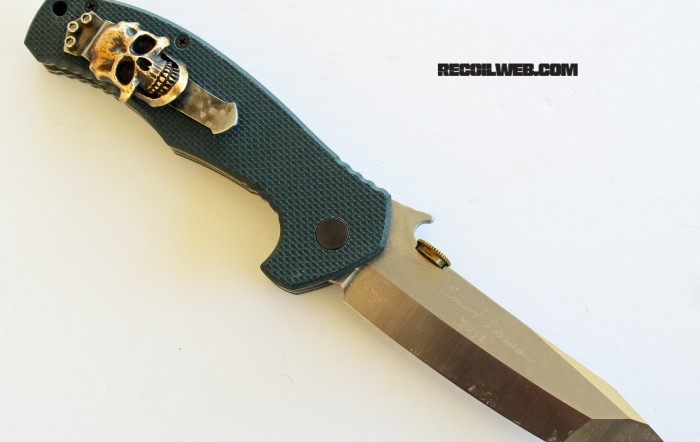 Saturday Night Blade Pr0N: Production knives from Custom designs or I went to the USN Show and all I got was this factory knife!