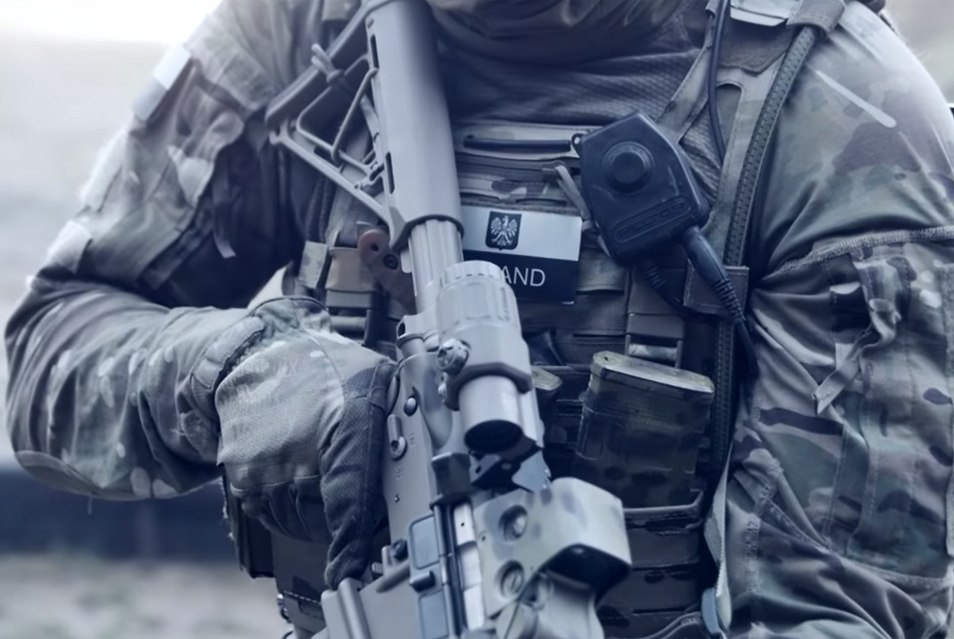 DIRECT ACTION Gear For The European Market RECOIL