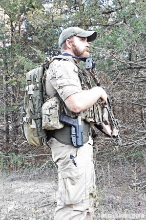 Low-profile shoulder straps don't obstruct gear when wearing a plate carrier. The Recon belt can be used as a standalone battle belt.