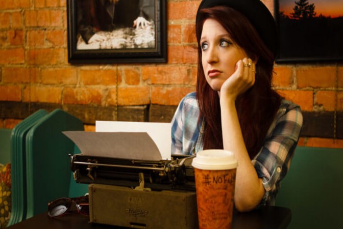 Hipsters-typewriter-cafe