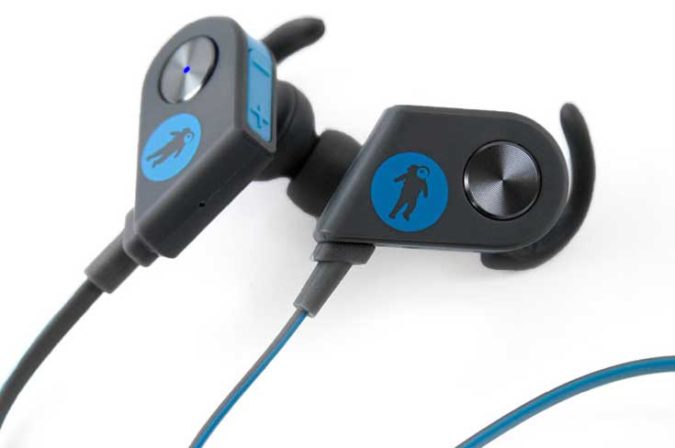 10-items-to-add-to-your-edc-freshebuds-pro-magnetic-bluetooth-earbuds