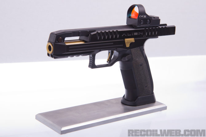 Alien-pistol-5-670x446.jpg