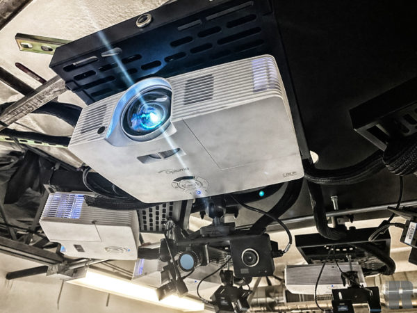 Virtra 300 projectors