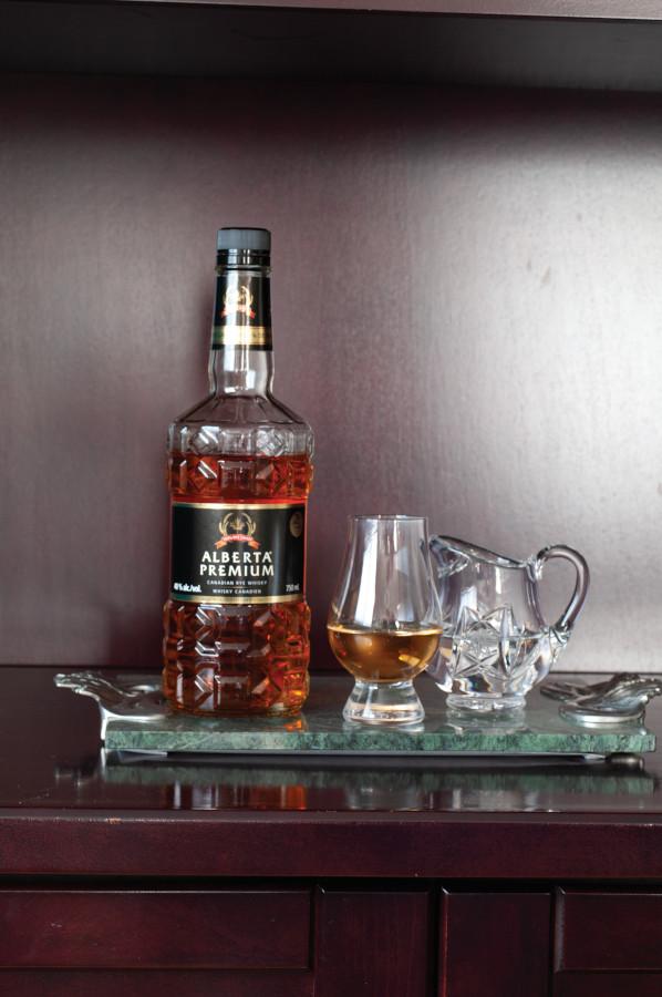 Canadian Rye Whiskey What Makes This Spirit Unique and Delicious? RECOIL