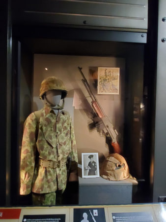 Marine uniform with Browning Automatic Rifle.