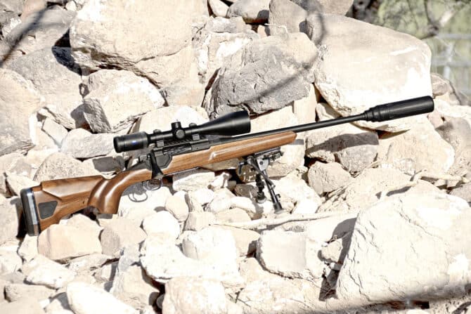 Boyds Deadset: Chassis System or Traditional Rifle Stock? How About Both?